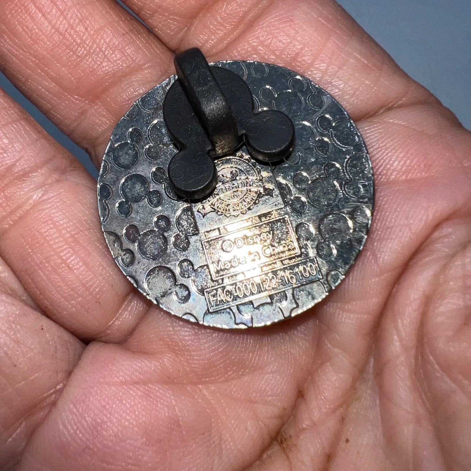 Disney Cheshire Cat Pin Vibrant Pink Silver Tone Cartoon Character Collectible - Image 3