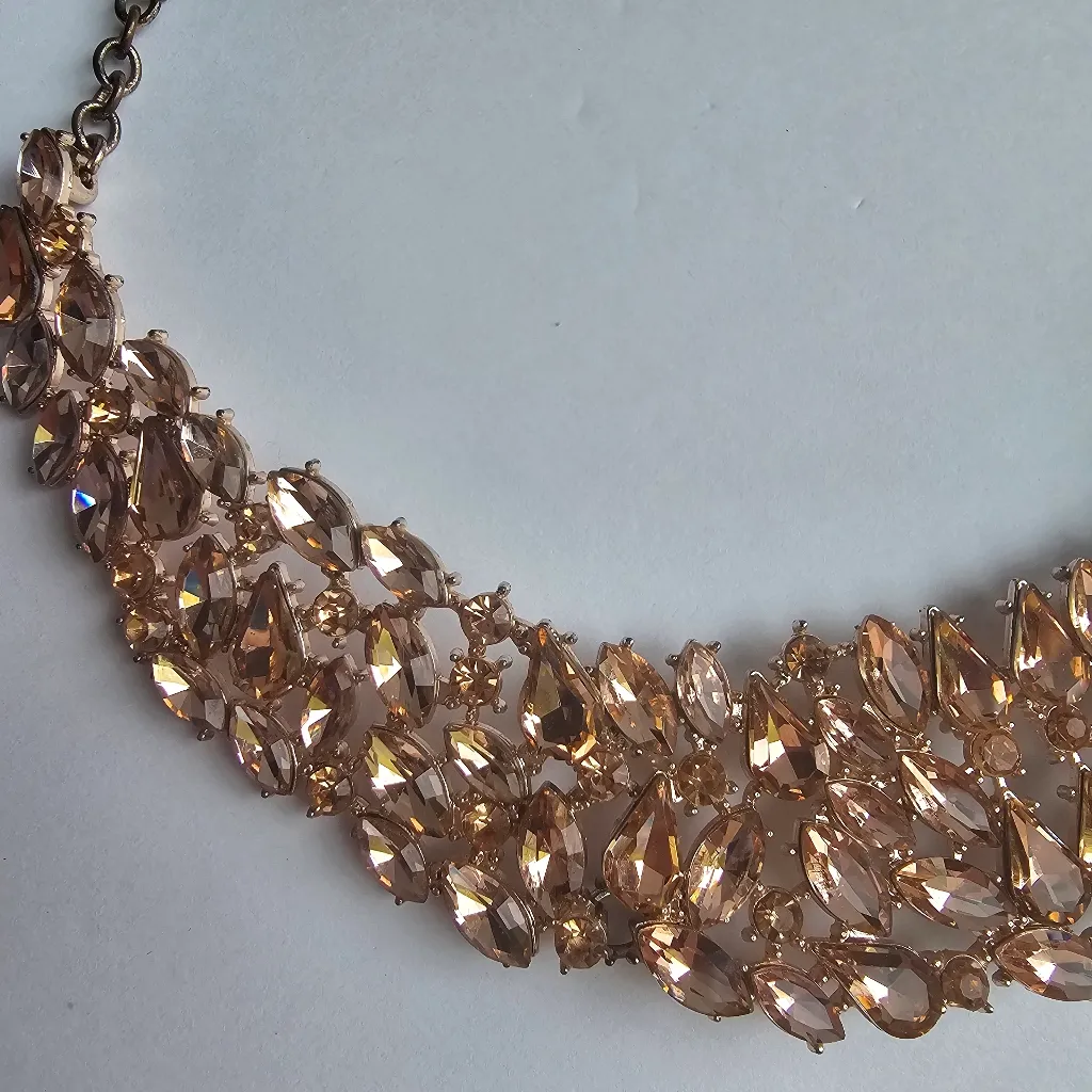 Lovisa bib necklace peach rhinestones Orange - Image 7