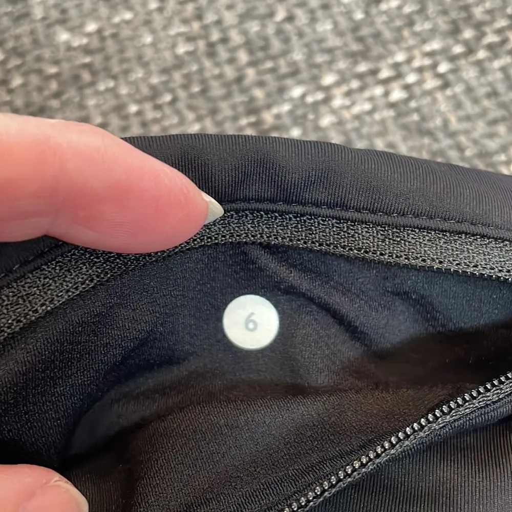 Lululemon size 6 Athliesure Skirt/Skort Black Spatter Flat Front Pleated Back - Image 9
