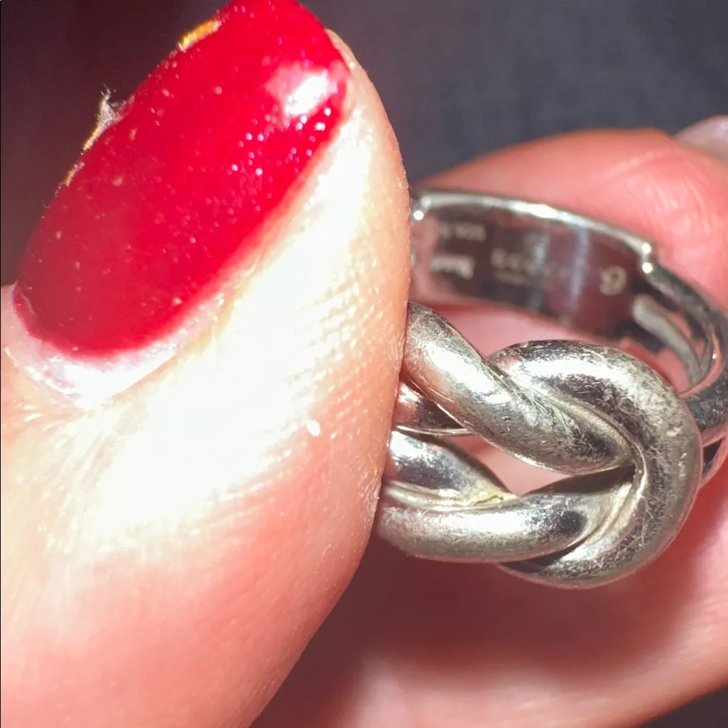 Gucci Elegant Silver Knot Ring authentic Euc size 4.75 to 5 - Image 10