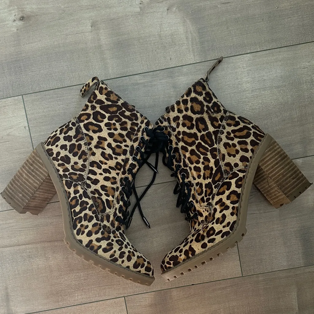 Dolce Vita Women's Leopard Animal Print Lace Up Norma Boots Sz 7.5 Tan - Image 3