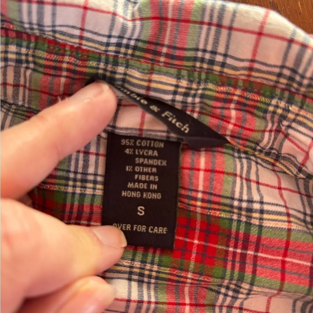 Abercrombie red plaid snap front long sleeve top size small 95 % cotton - Image 3