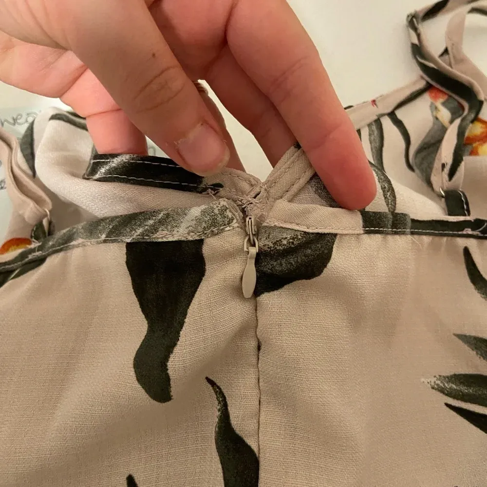 Timing  women’s floral jumpsuit —‎ medium - Image 9