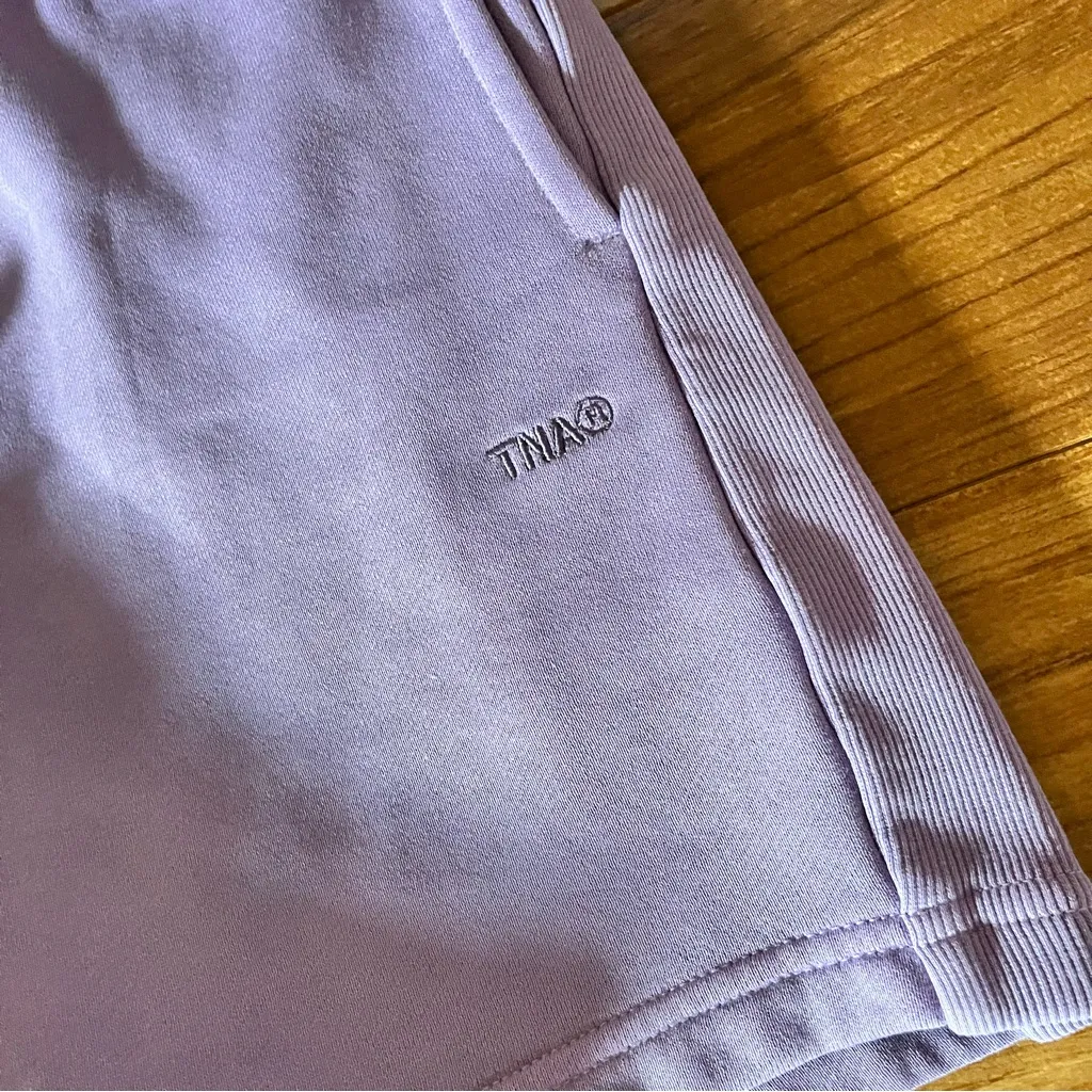 Aritzia TNA Cozy Fleece Boyfriend Sweatshorts New XS Lavender - Image 3