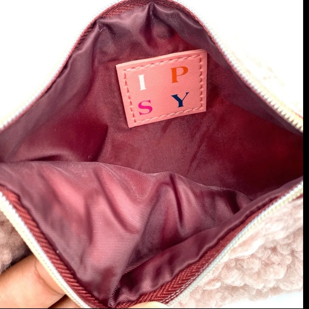 IPSY PINK FUZZY GLAM COSMETIC WRISTLET BAG - Image 6