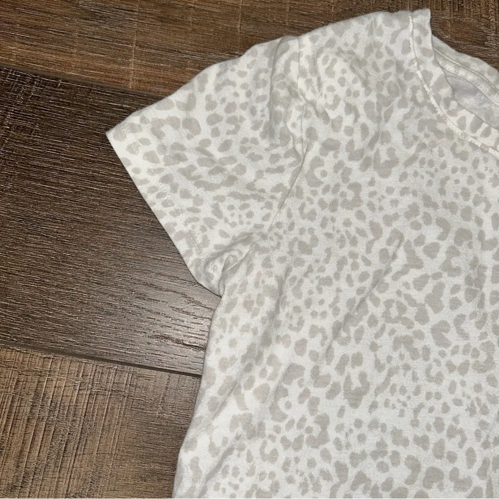 Gap Basic Short Sleeve Tshirt Women’s Small - Image 3