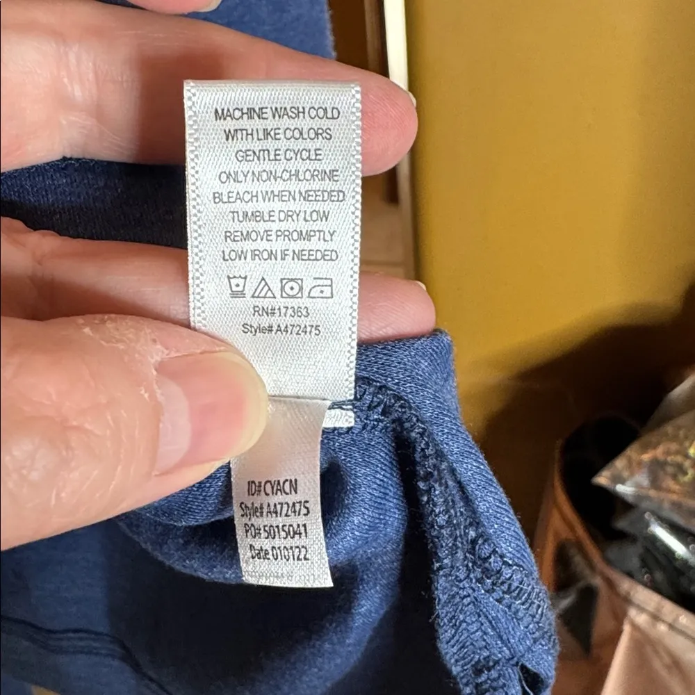 NWOT Koolaburra by UGG Navy Blue Sleeveless Tank Top & Cropped Pants Size Small - Image 10