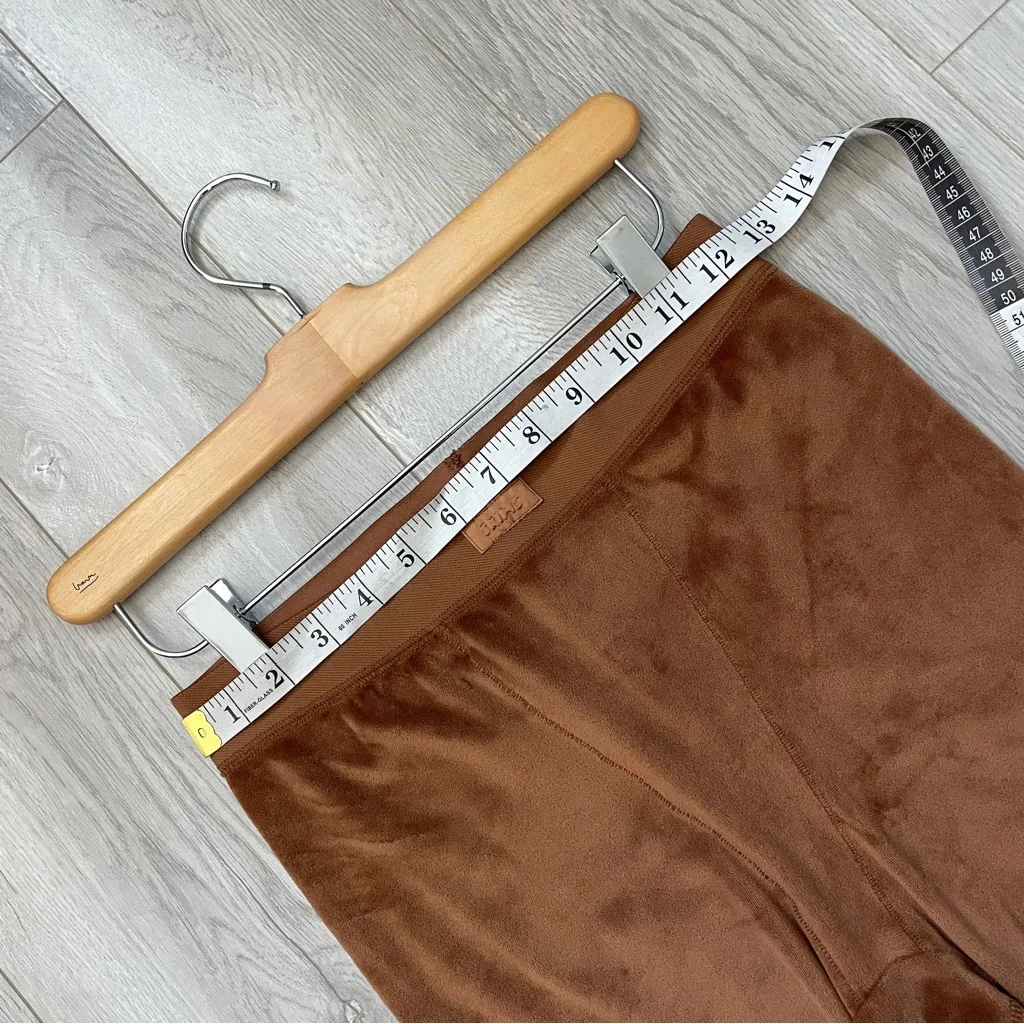 Skims Velour Shorts bike boxer womens Brown (medium) loungewear athleisure - Image 3