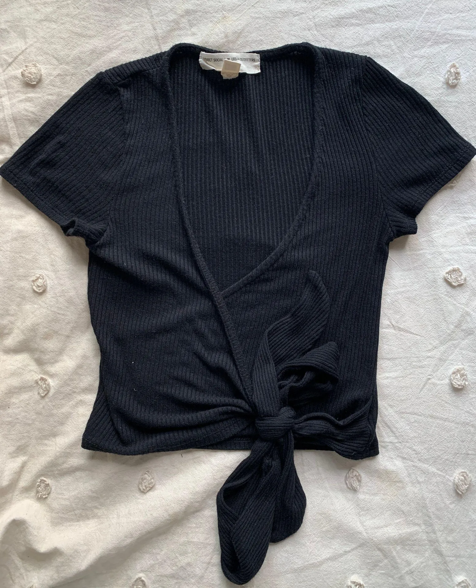 black front tie crop top - Image 3