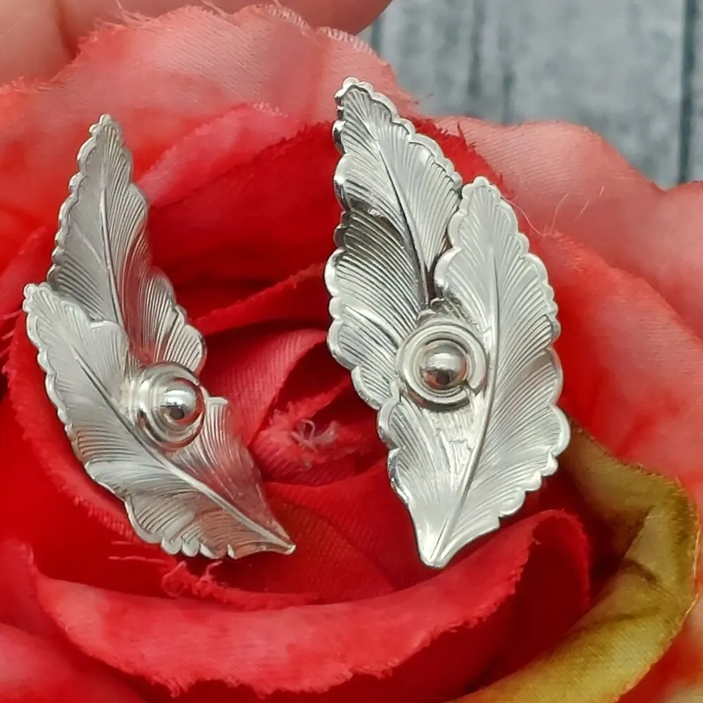 Whiting & Davis Silver Tone Textured Double Leaf Clip On Earrings - Image 3