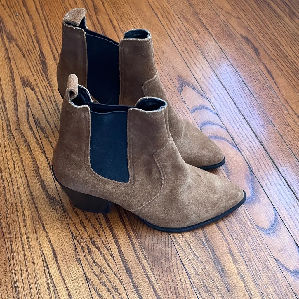 Steve Madden Patricia Brown Suede Chelsea Boots size 6.5 NWT - Image 3