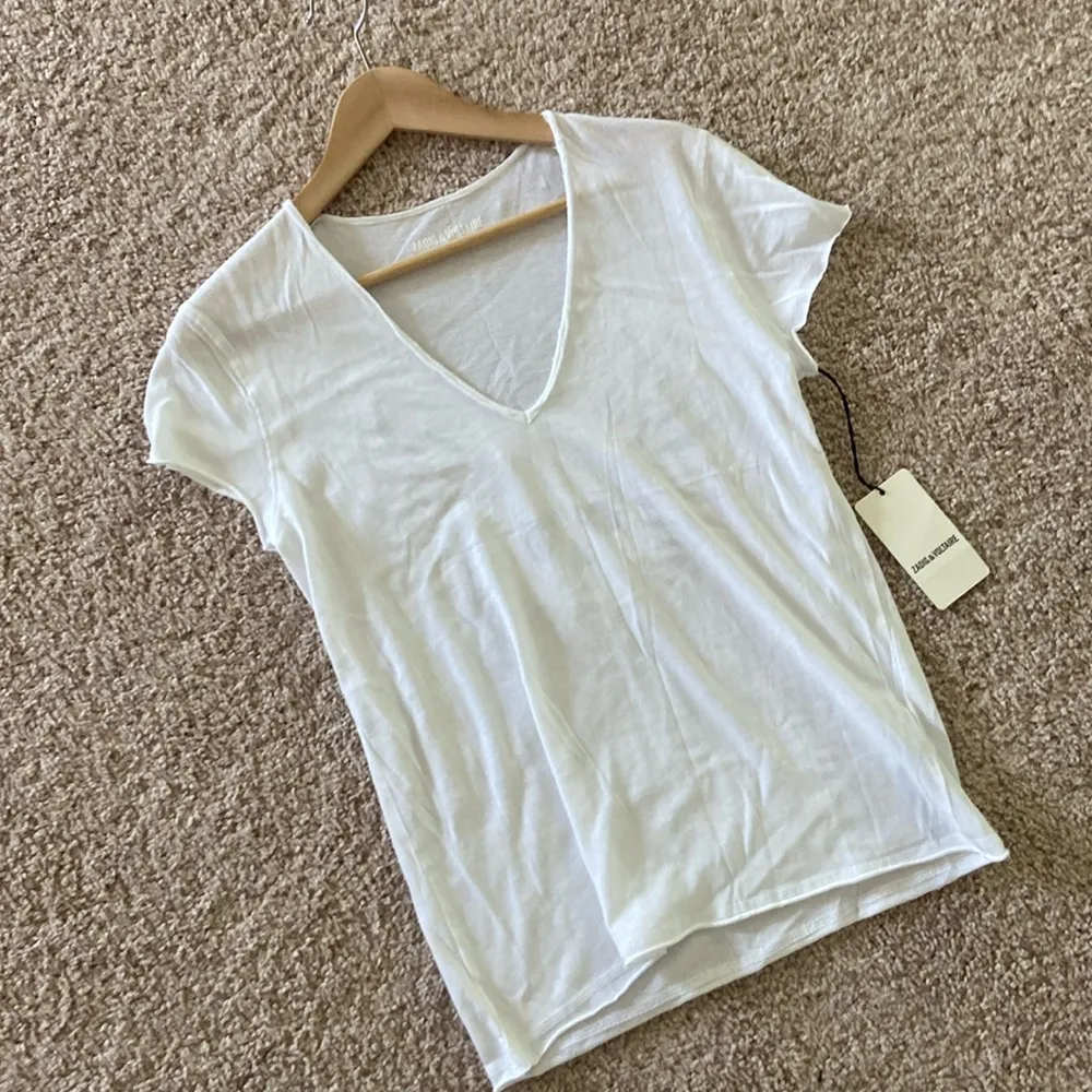V neck tee. S - Image 2