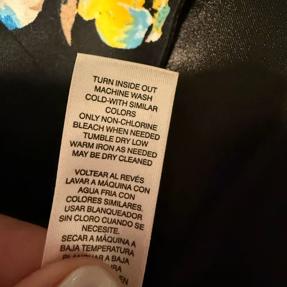 White House Black Market Fitted Black and Blue Dressy Tank Top - Image 5