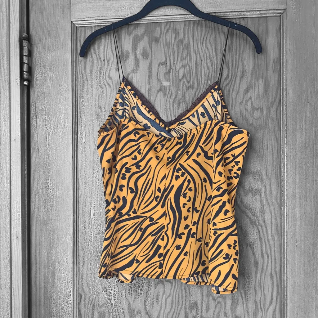 BCBGeneration Animal Print Camisole Tank Top NWT Size Medium Spaghetti Straps - Image 7