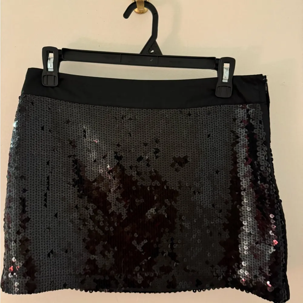black micro sequins skirt h&m size 6 - Image 2