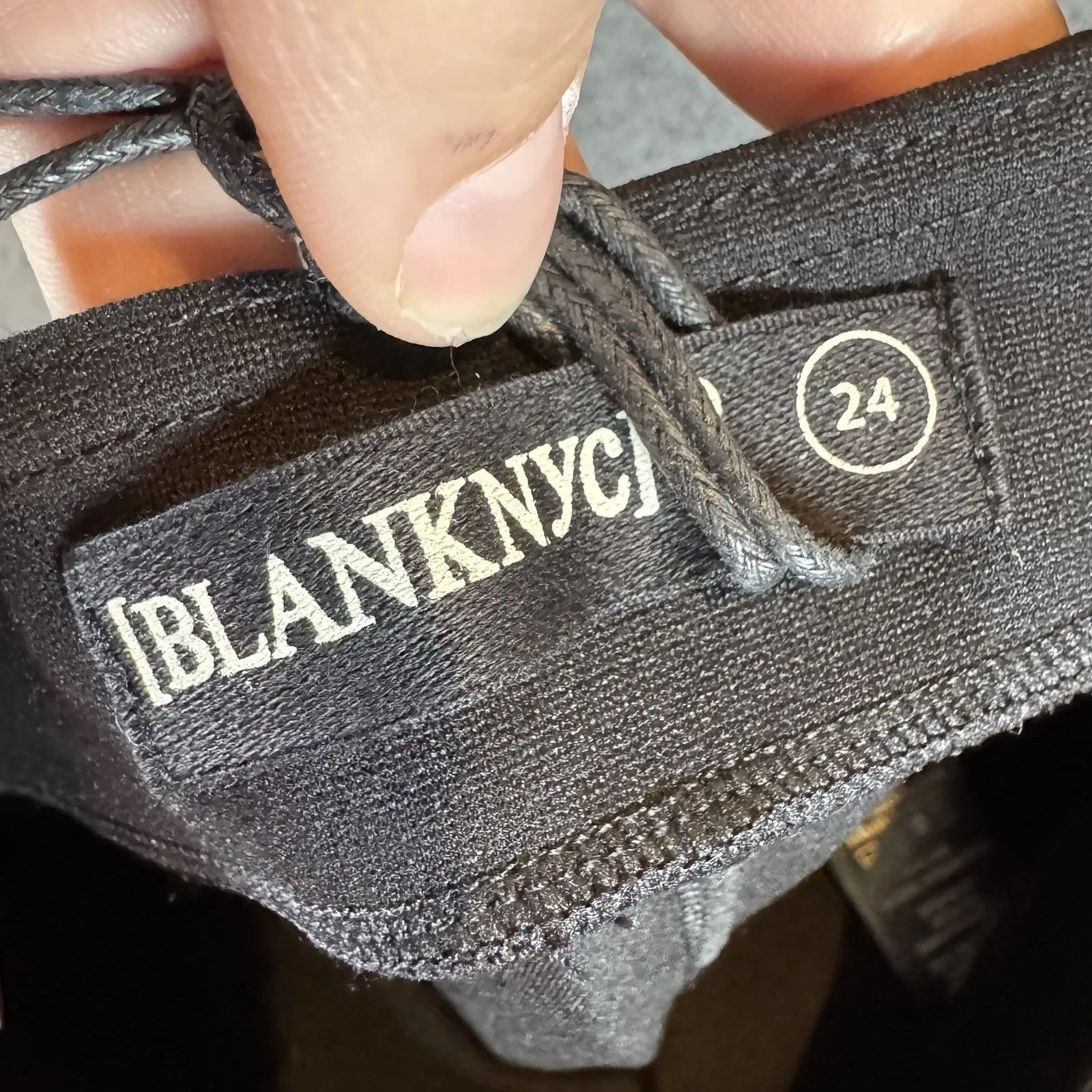 NWT BlankNYC Women's Black Skinny Pants Size 24 Stretch Mid Rise New - Image 5