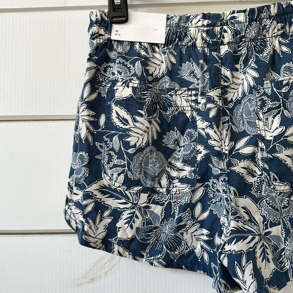 American Eagle AE Vacay Short Floral NEW Medium - Image 9