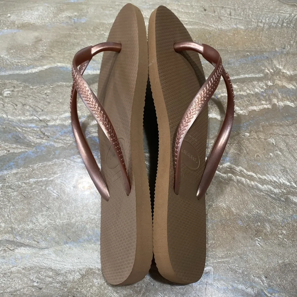 Havaianas Flip Flops Size Women’s 6 - Image 2