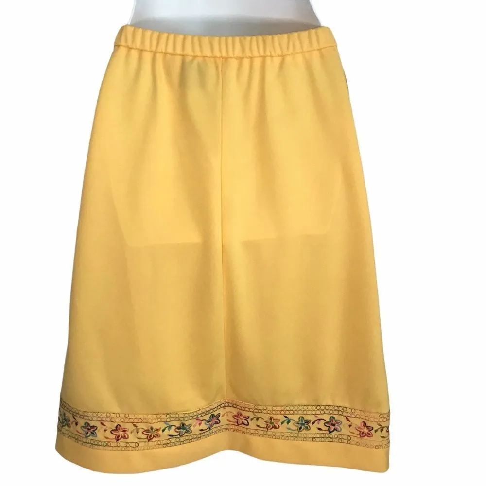 Vintage 70s Embroidered Floral Boho Pocket Skirt Dirndl, Marigold Saffron Yellow Size M - Image 11