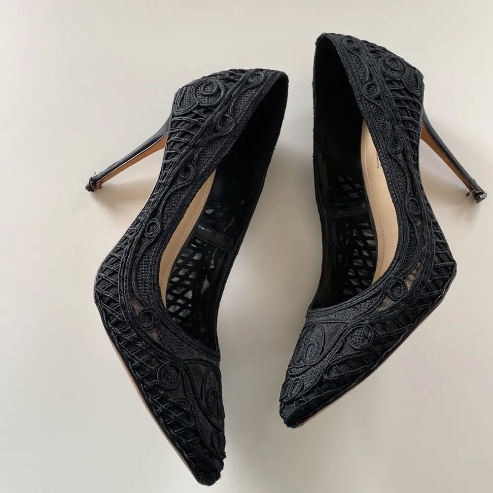 Imagine  Olivia crochet lace pumps Women’s size 9 damaged - Image 3