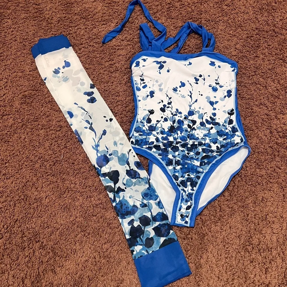 Womens Swimsuit Sarong Two Piece Bikini Set Leaf Print Size Large Blue White NEW - Image 3