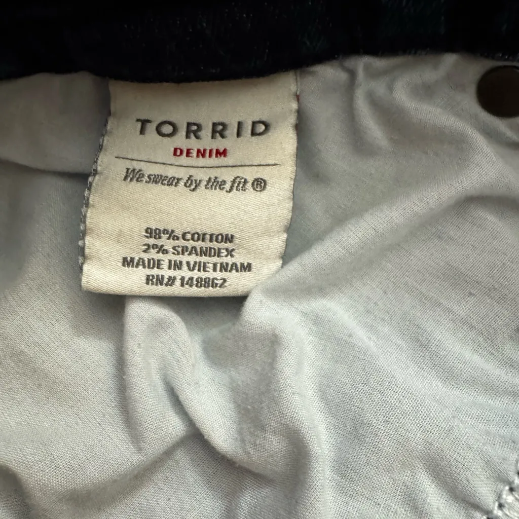 Torrid Bombshell Premium Stretch Skinny Ankle Jeans Hearththrob Size 12 - Image 3