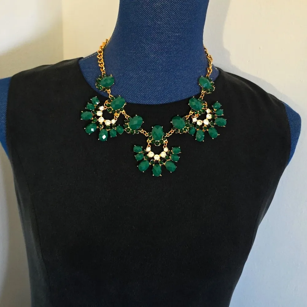Statement Gold and Green Necklace with Earrings Set - Image 7