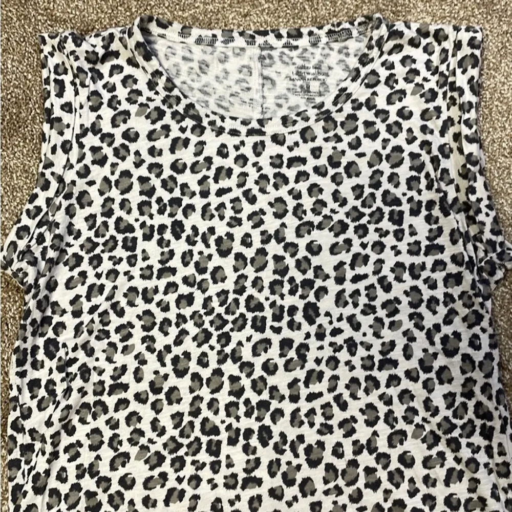 Banana Republic Malibu Tee, T-Shirt, Leopard Print - Image 9