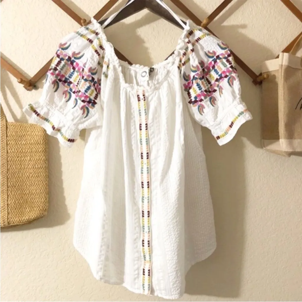 Anthropologie Akemi + Kin Pajaro Button Front Boho Embroidered Stretch Top - Image 2