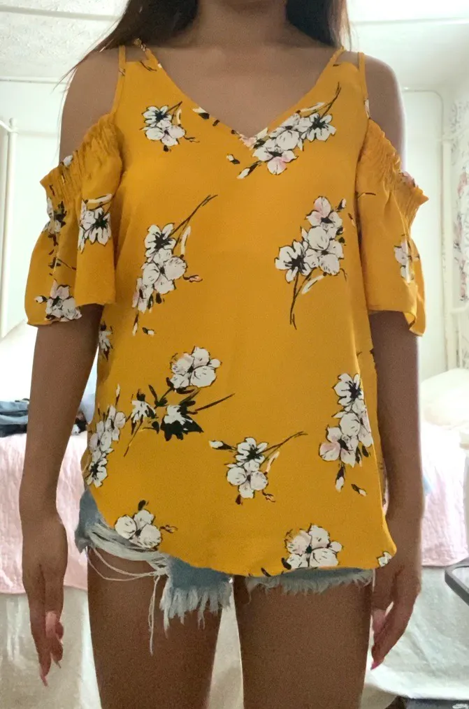 Francesca's Yellow Floral Top - Image 3