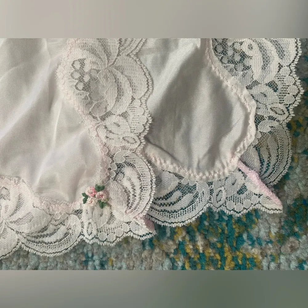 Vintage deadstock BodyChic pink lace trim slip skirt, size large - Image 3