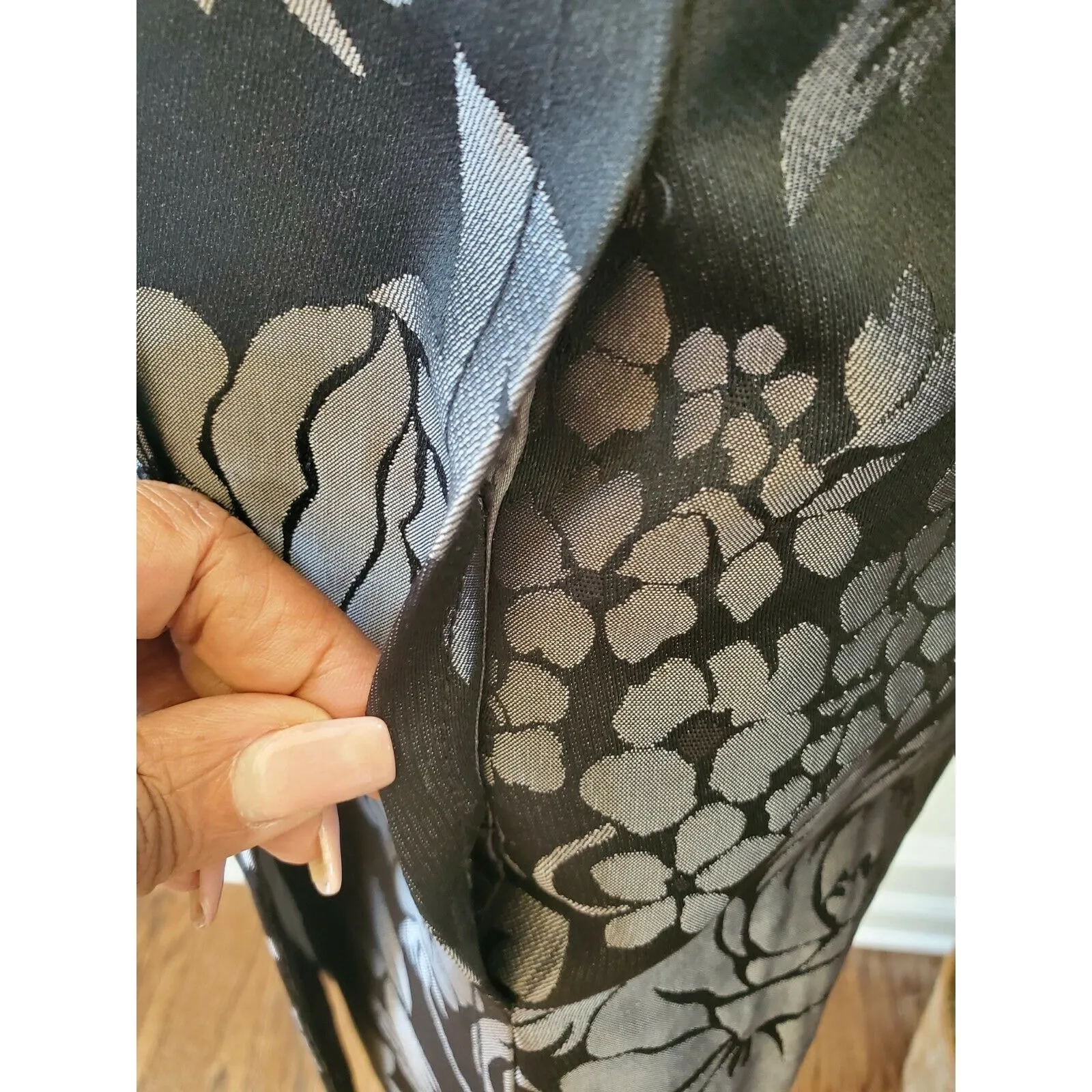 White House Black Market Small Gray Floral Tapestry Button Jacket - Image 4