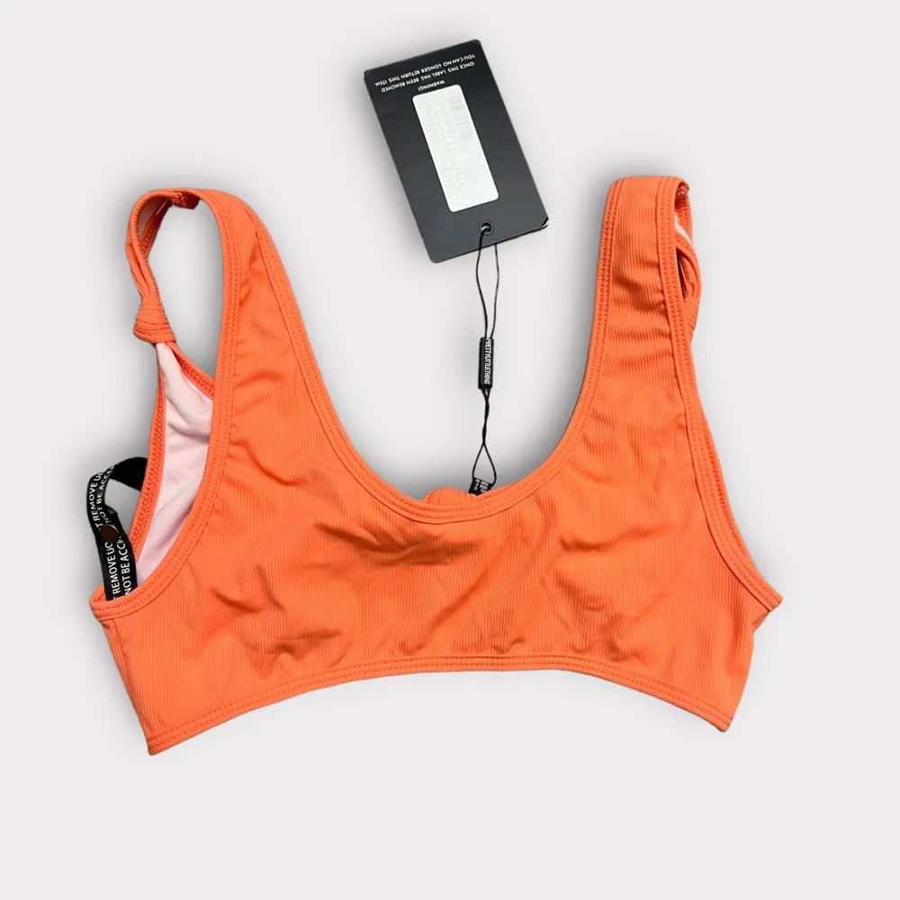 NWT. Coral/ Orange Pretty Little Thing Twist bikini top - Image 4