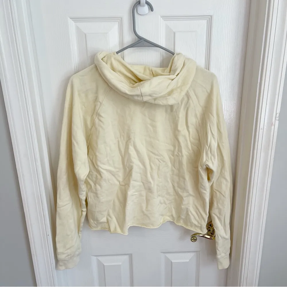 Tilly’s Cropped Hoodie - Image 3