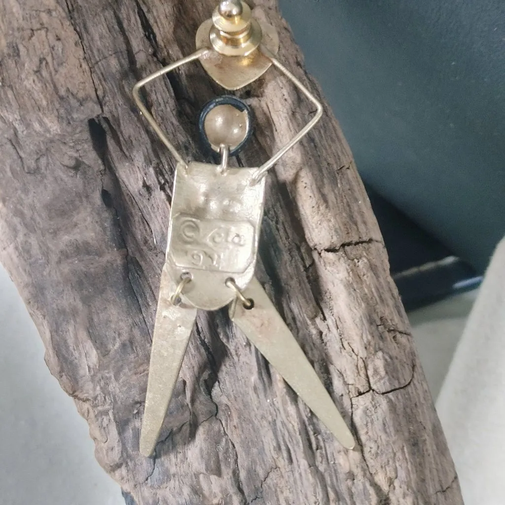 Lena Pin Brooch Woman Heart Tribal Design Vintage Handmade Brass Figurine Signed Gold - Image 3