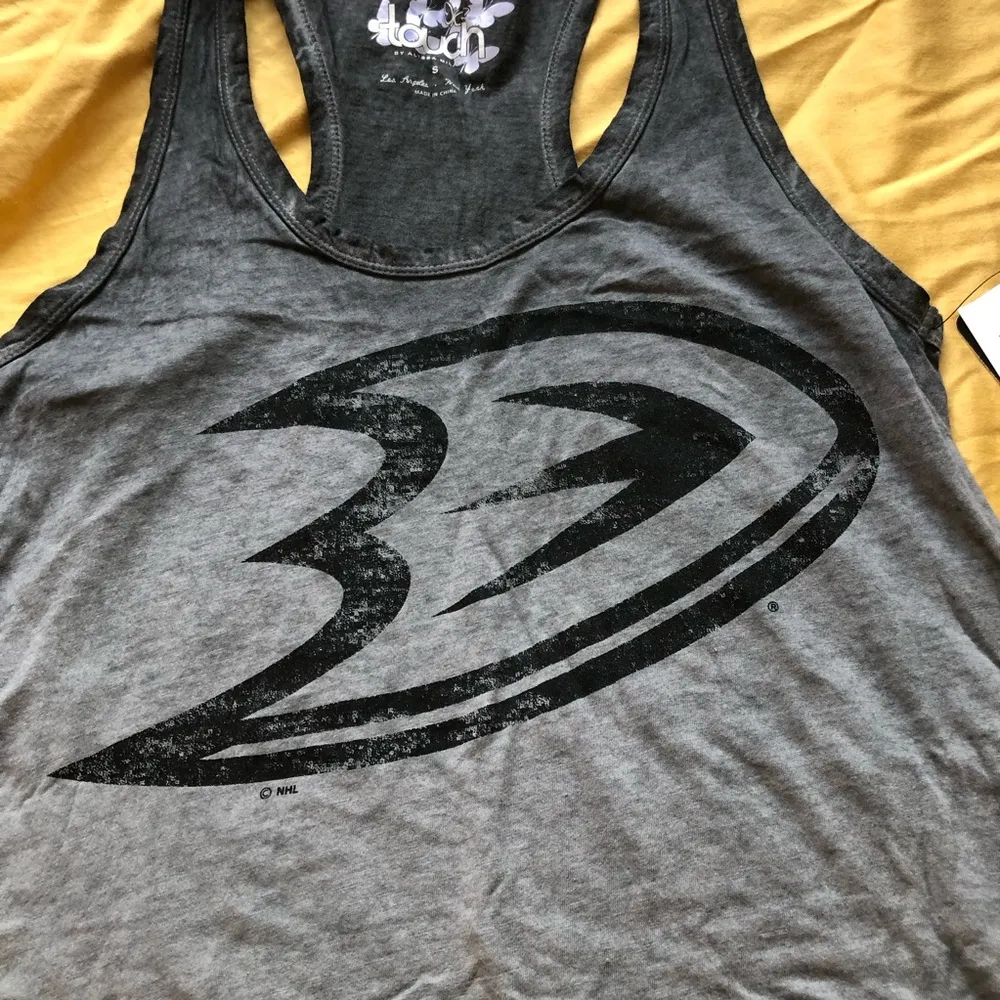 Women’s NHL Ice Hockey Anaheim Ducks Burnout Tank Top Small Black - Image 2