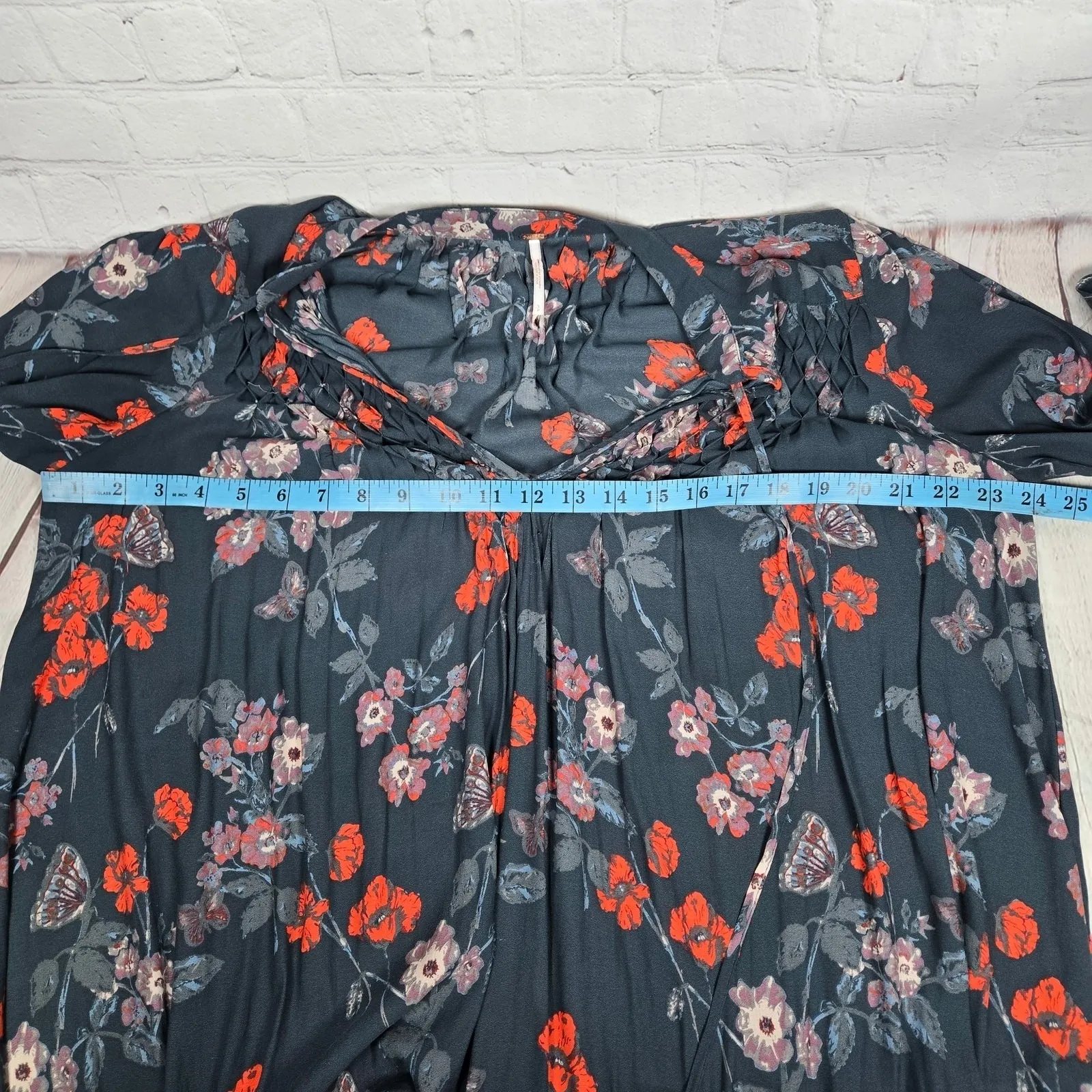 Free People‎ Floral Smocked Blouse Butterfly Sleeve Top Womens Small - Image 9