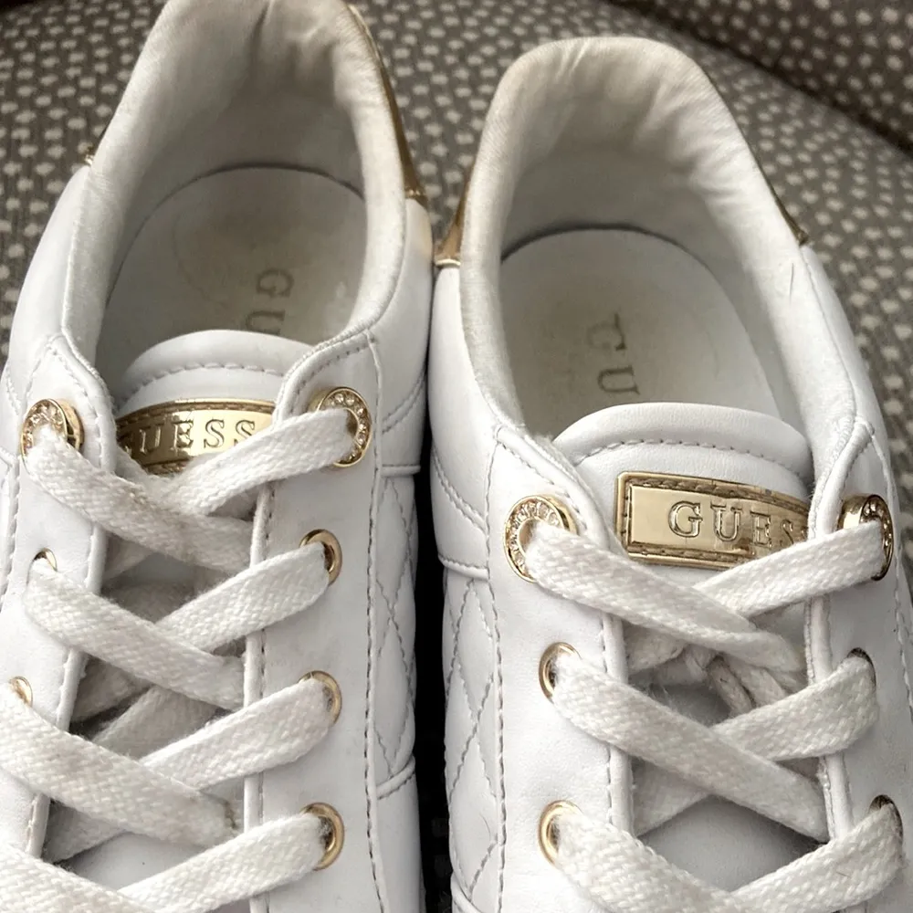 “Loven” Quilted White Sneakers . Sz. 9M - Image 5