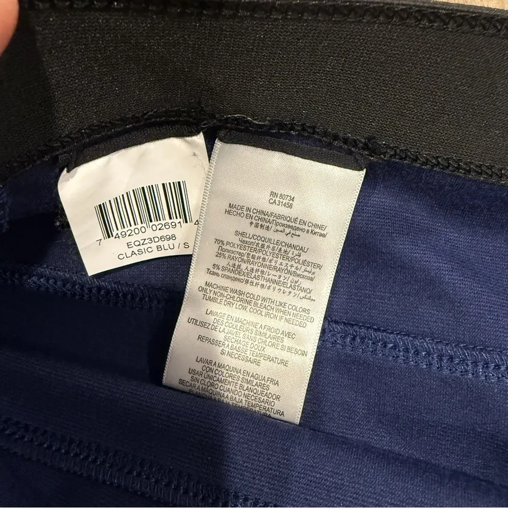 BCBG Maxazria Bandage Bodycon Blue Skirt Size S - Image 3