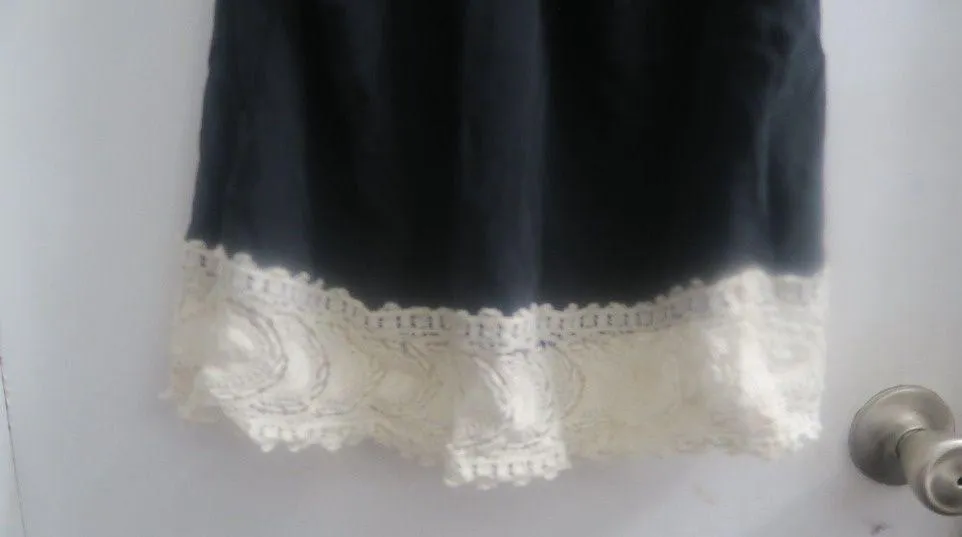 Joie silk lace tank top light weight blouse shirt spaghetti strap in black and cream size XXS.   - Image 9