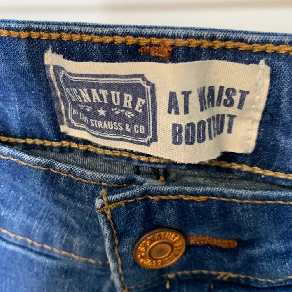 Levi's Signature Dark Wash At Waist Bootcut Sz 8 - Image 5