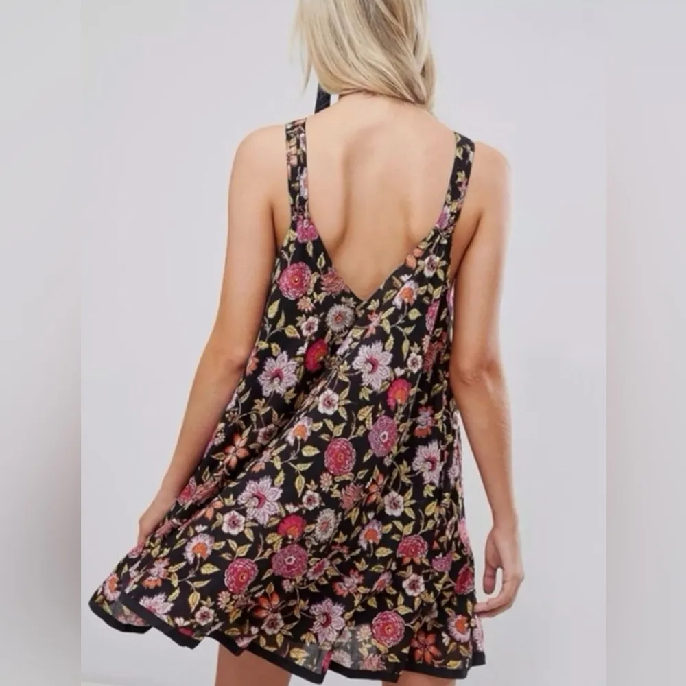 Free People Bohemian Floral Swing indie , hippie Dress Size medium  Flowy beauti - Image 3