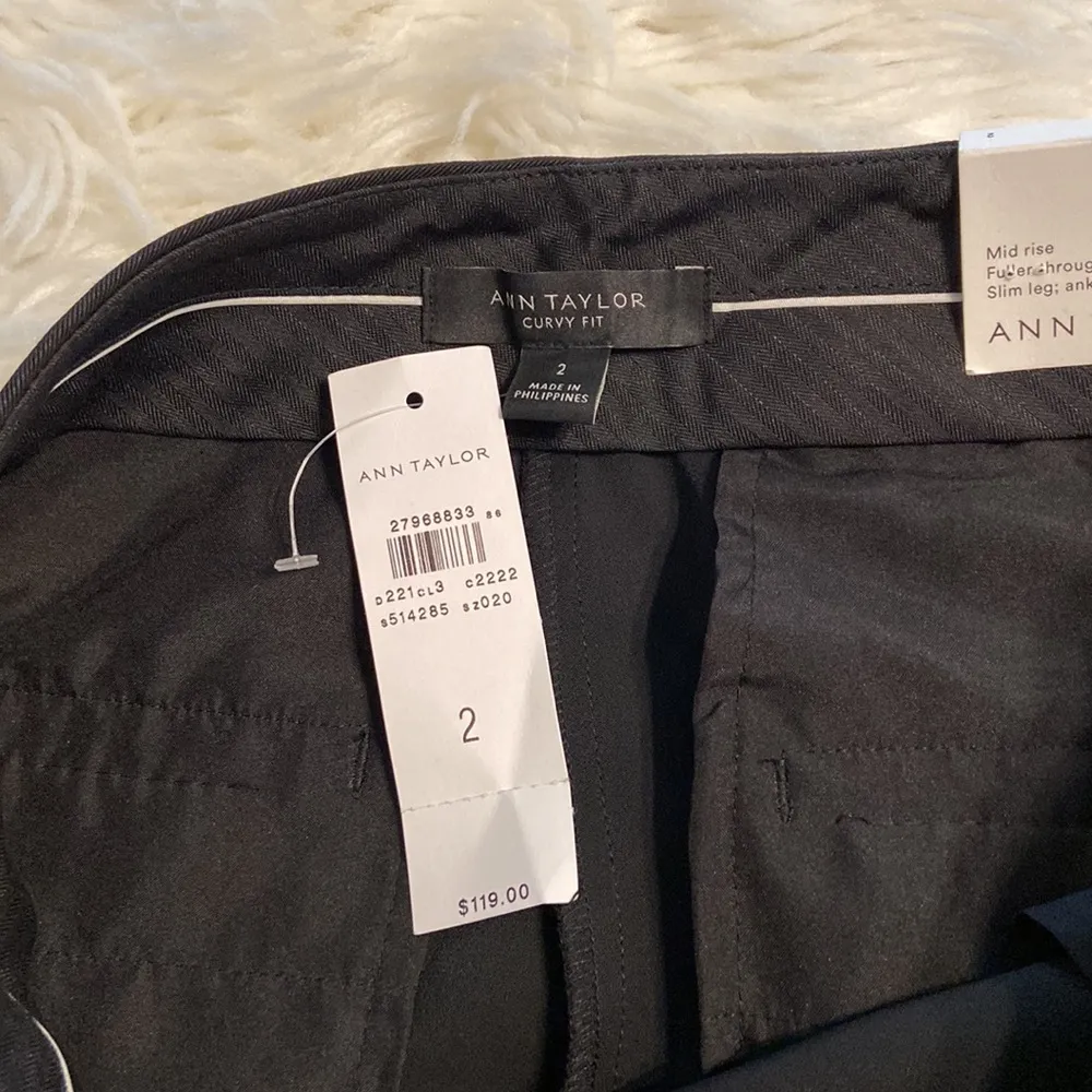 Ann Taylor The Ankle in curvy mid rise slim leg ankle length color black size 2 - Image 10