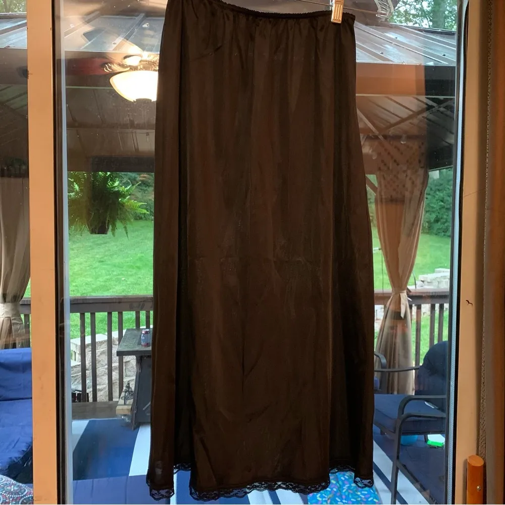 Vanity Fair  Womens XL Slip Black Nylon Classic Lace Trim 29” Long Very Good USA - Image 6