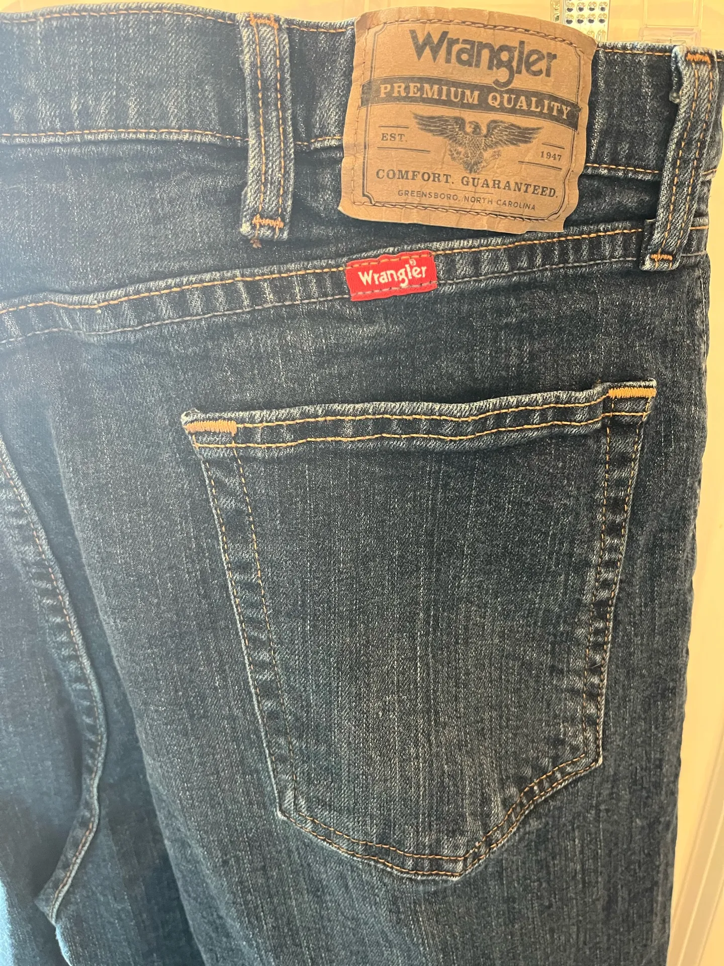 Wrangler Relaxed Fit Men’s Blue Jeans Size 36 x 30  - Image 5