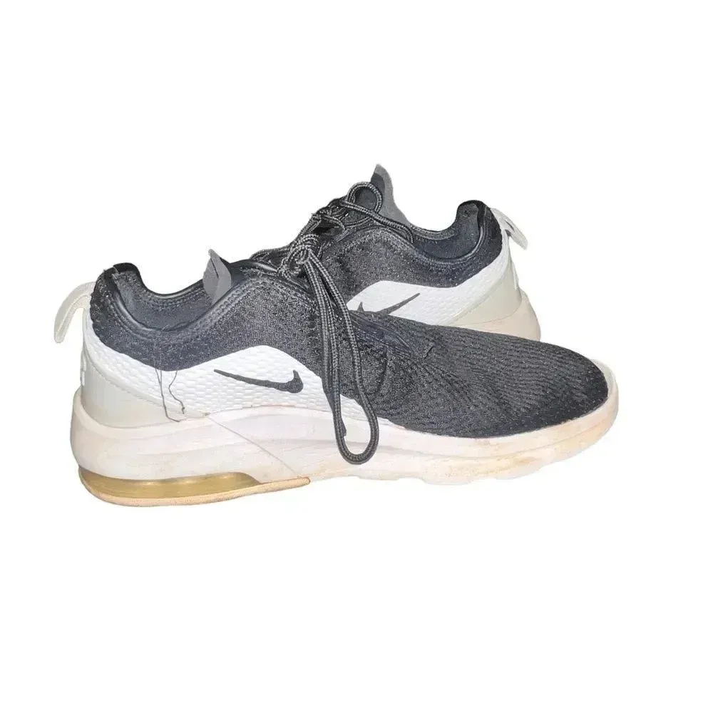 Nike Air Max‎ Motion 2 Women's Size 8 - Image 9