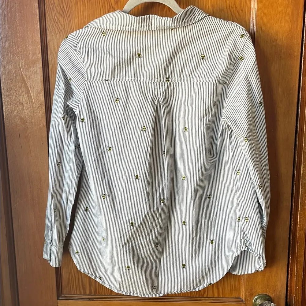 Old Navy Classic Striped Button Down Shirt with Bee Print - Image 4