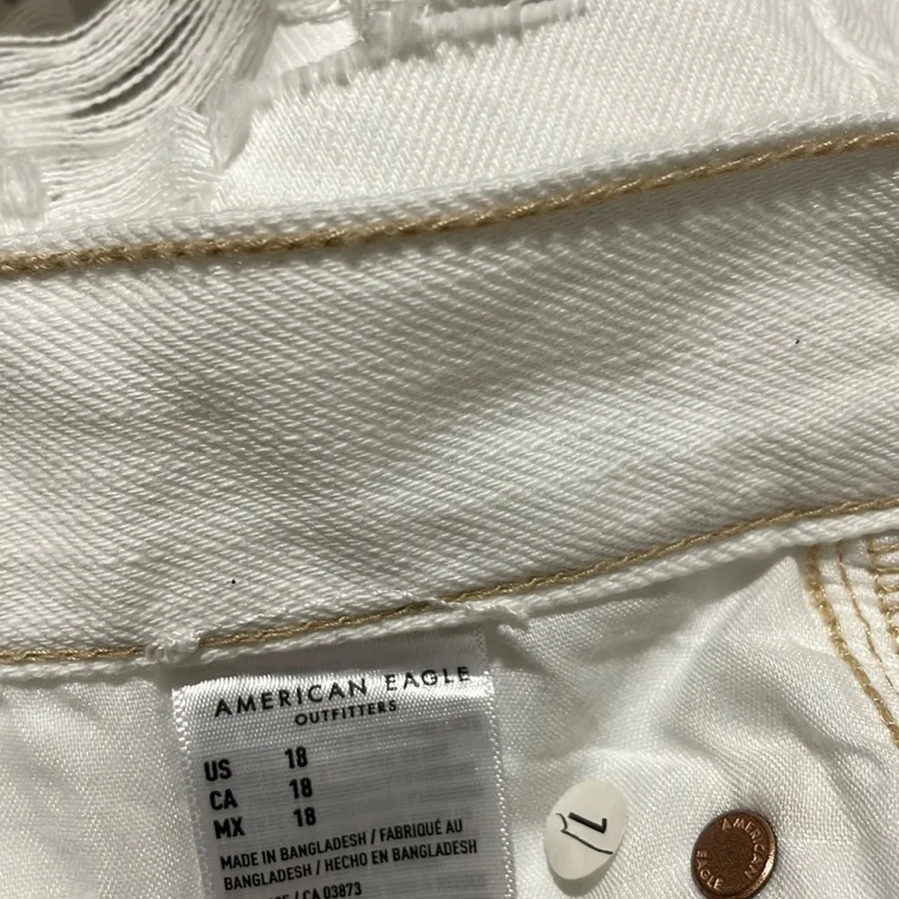 NWOT American Eagle Denim '90s Boyfriend Short Distressed High Waisted - Image 8