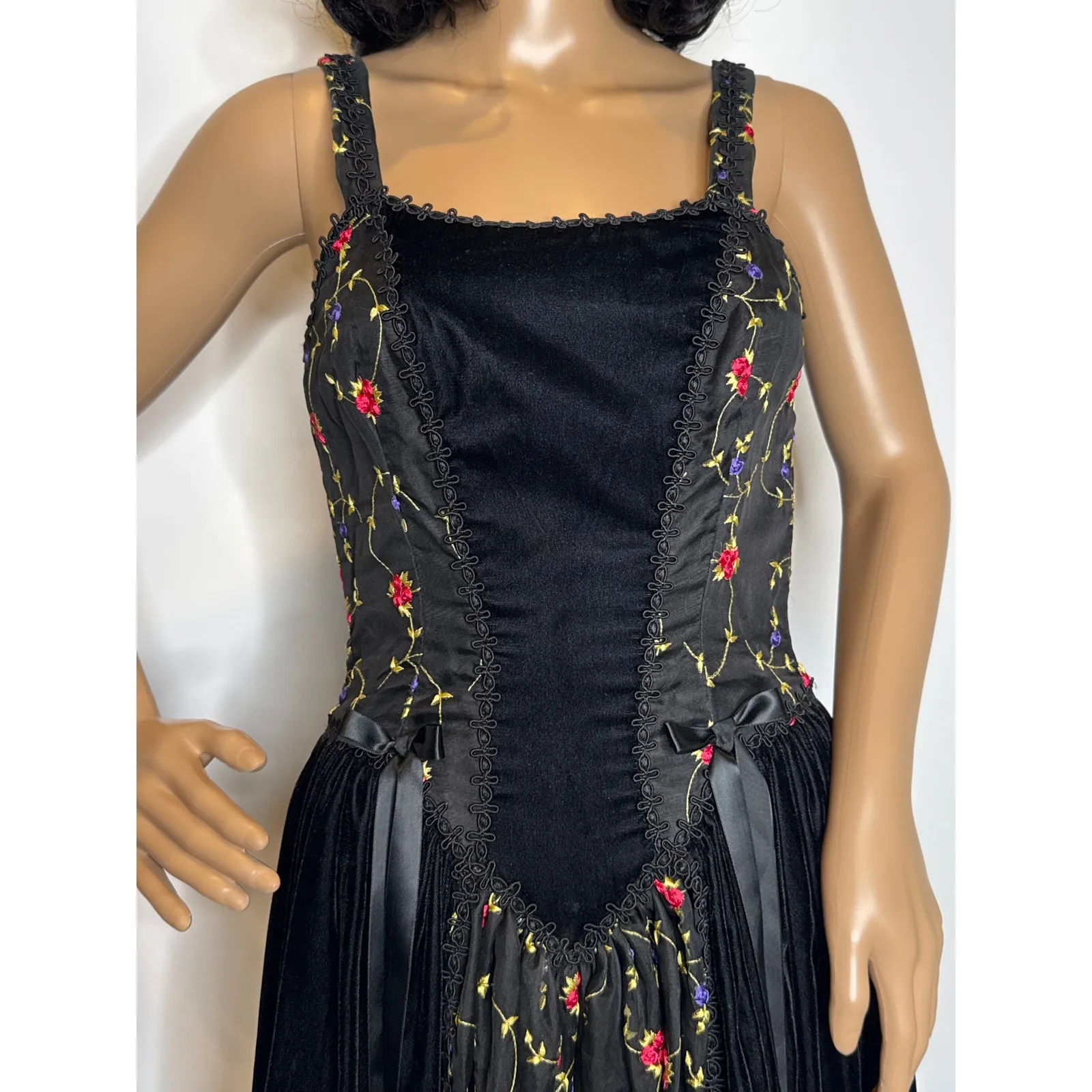 Late 80s Jeannie Nitro Gothic black velvet silk floral embroidered corset gown s - Image 4