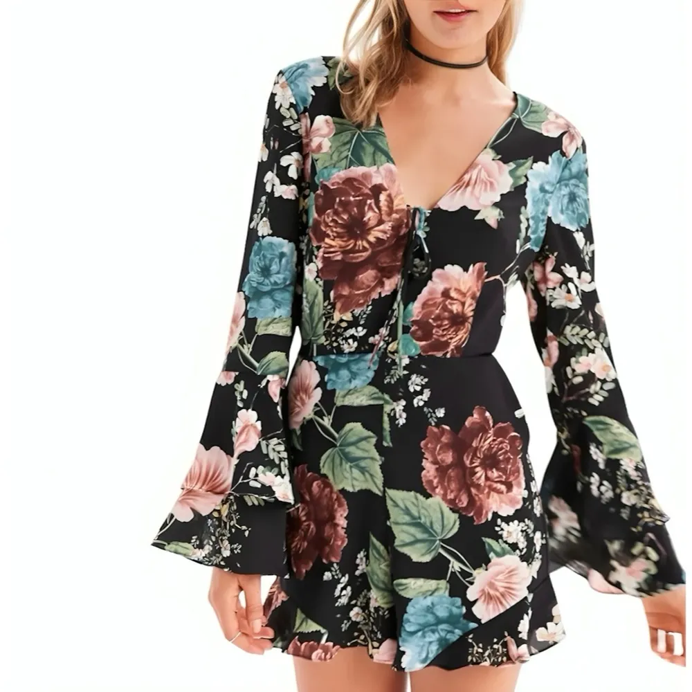 Bardot Amelia Ruffle Bell Sleeve Floral Romper with Pockets Size 6 Like New/NWOT - Image 9